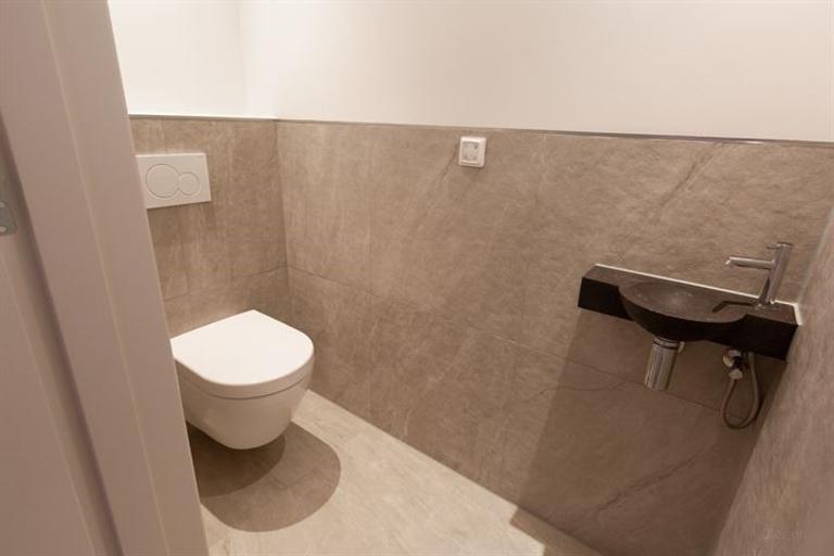 Parterrewoning van 169 m² met tuin en lift - Afbeelding 33