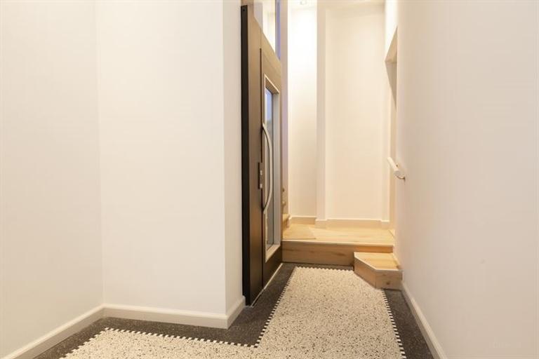 Parterrewoning van 169 m² met tuin en lift - Afbeelding 39