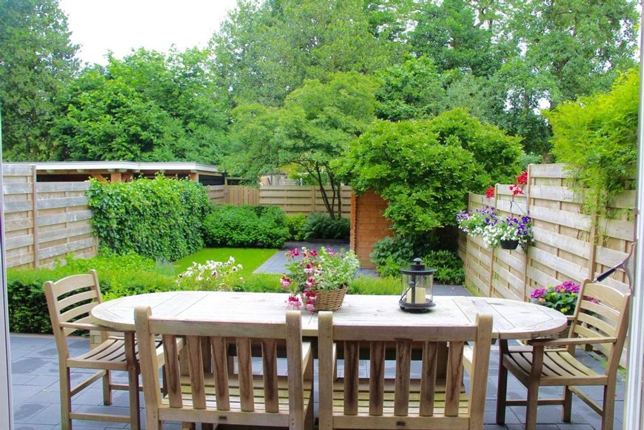 Spacious family home with 6 bedrooms - Image 5