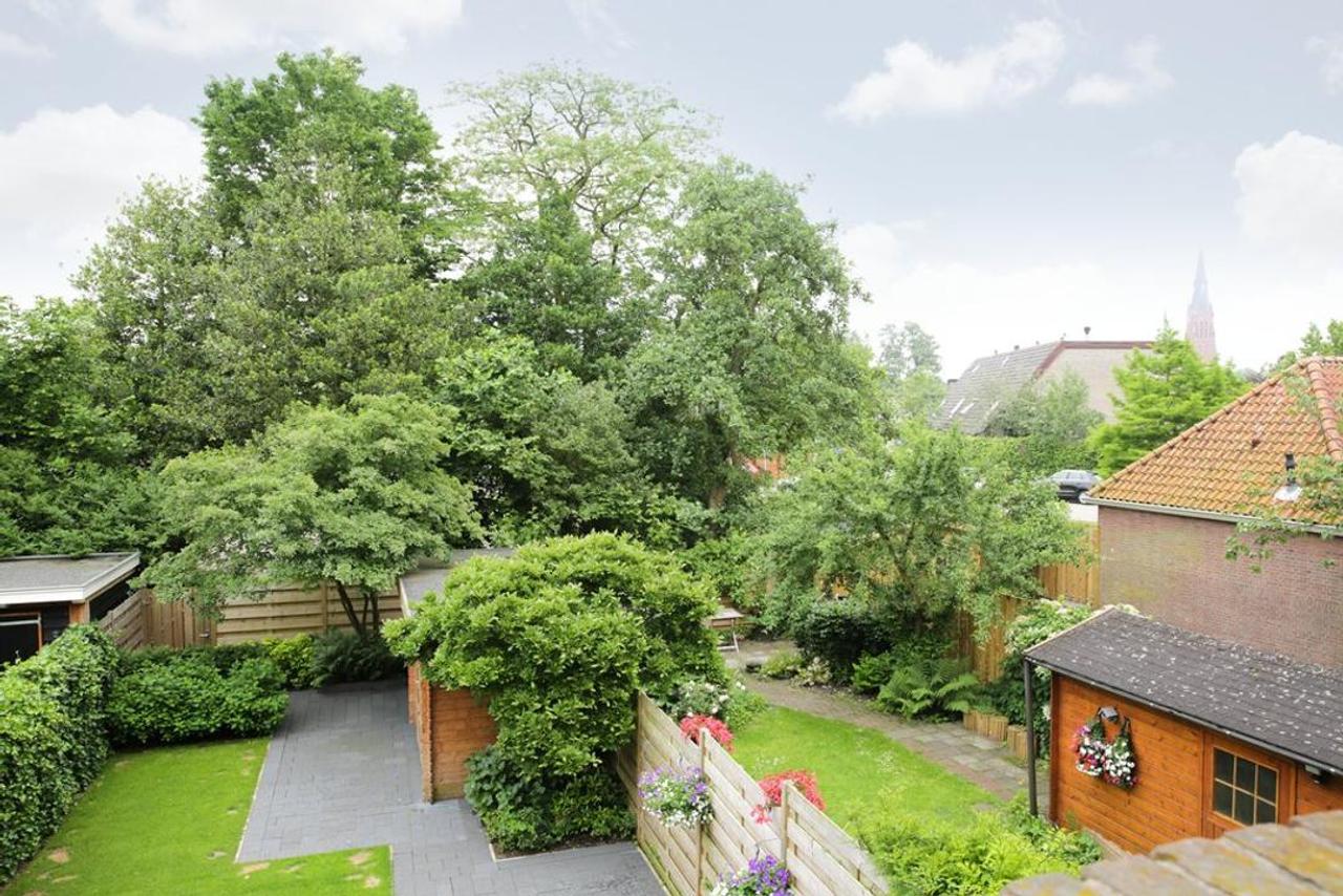 Spacious family home with 6 bedrooms - Image 28