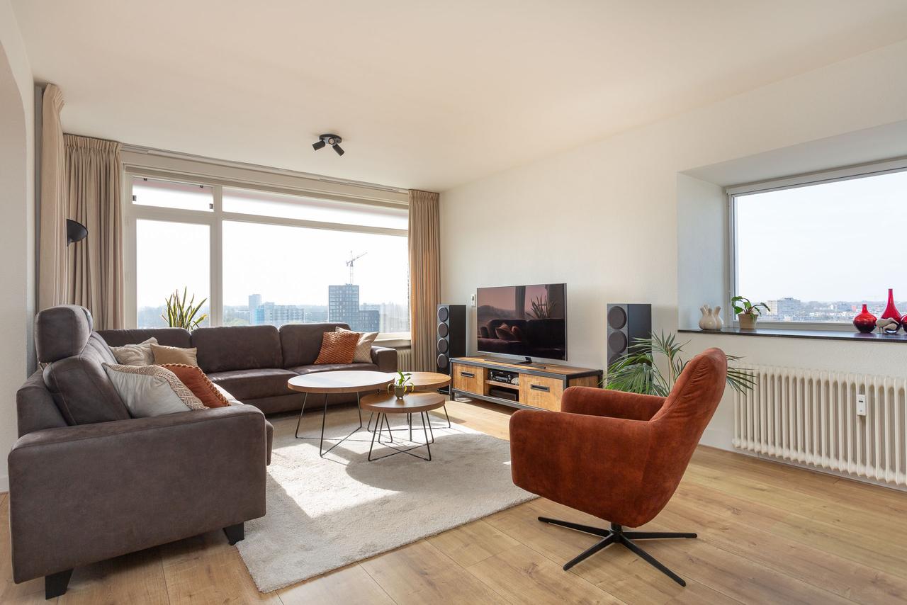 Hoekappartement op 10e verdieping met vrij uitzicht - Afbeelding 1
