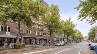 Appartement met twee balkons in de Rivierenbuurt