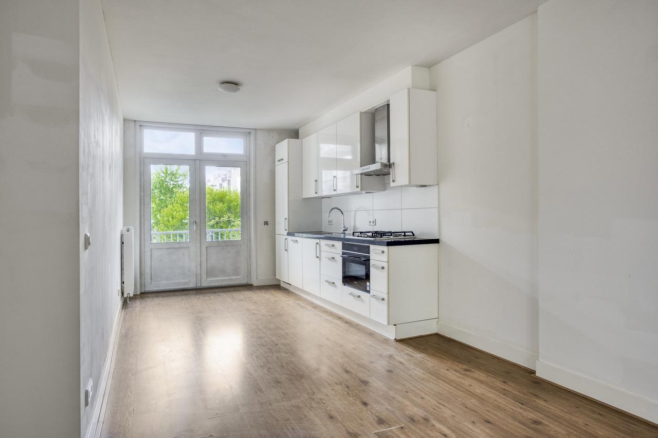 Appartement met twee balkons in de Rivierenbuurt - Afbeelding 6