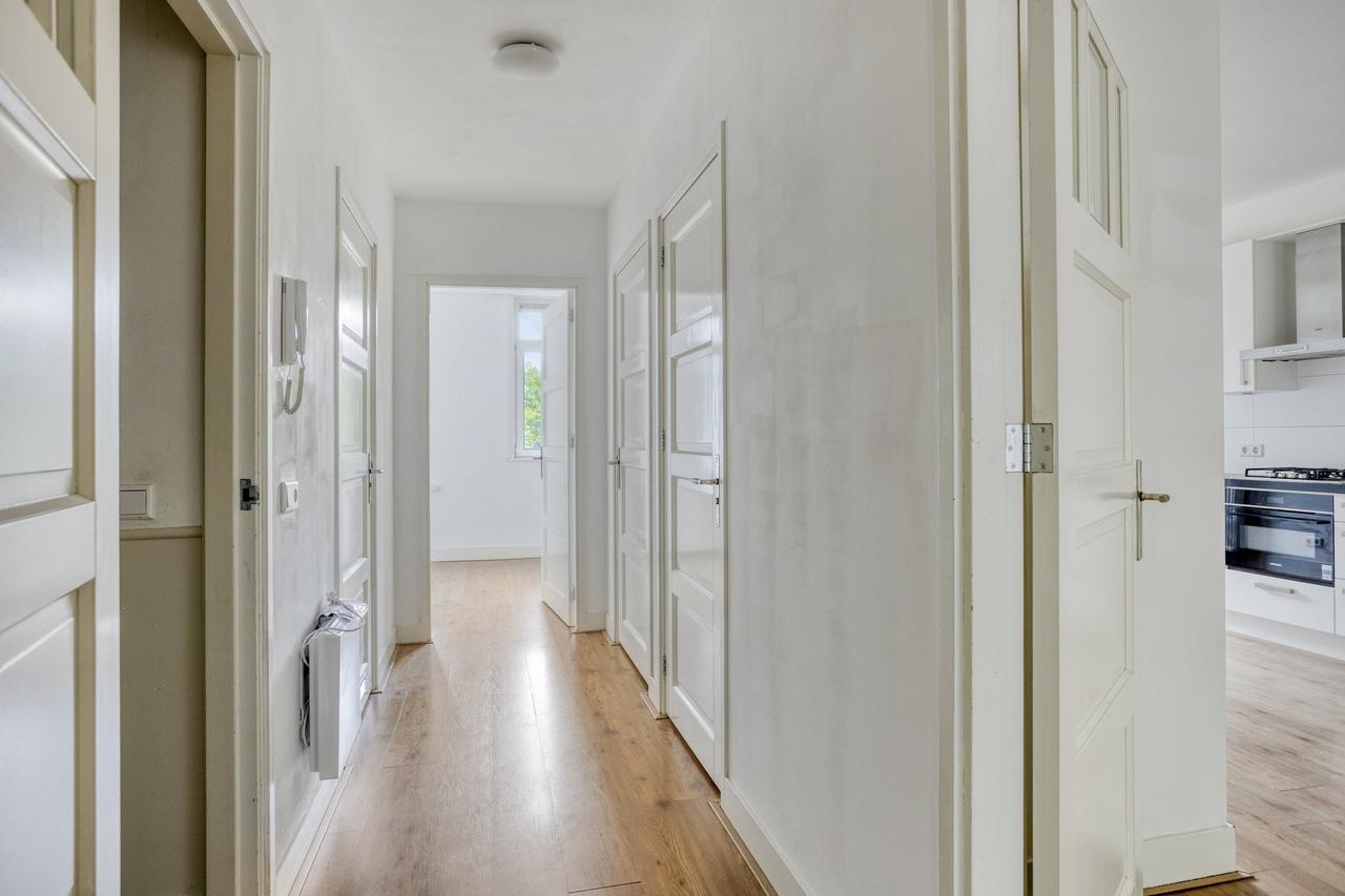 Appartement met twee balkons in de Rivierenbuurt - Afbeelding 13