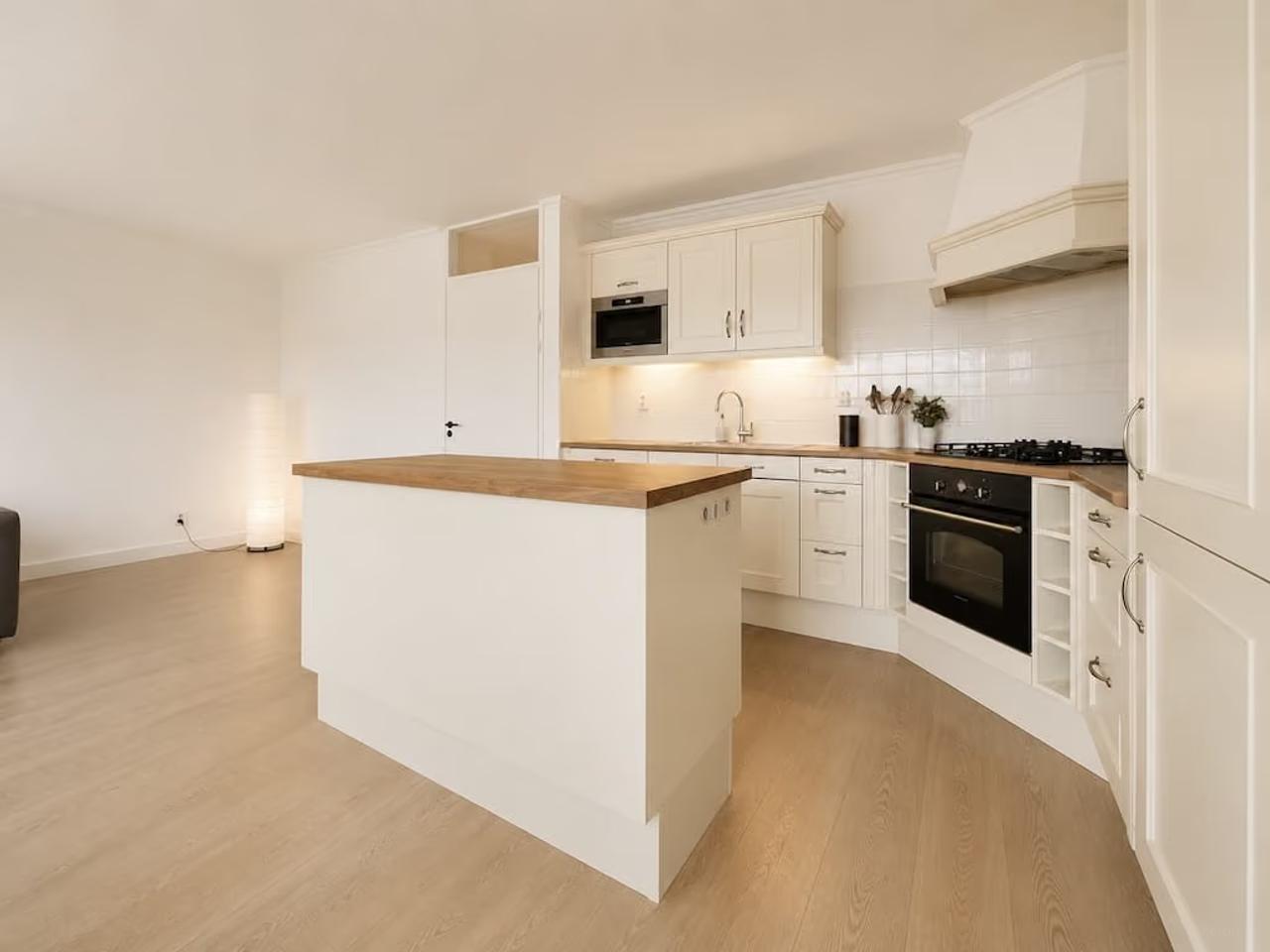 Gemeubileerd 3-kamerappartement met lift - Afbeelding 8