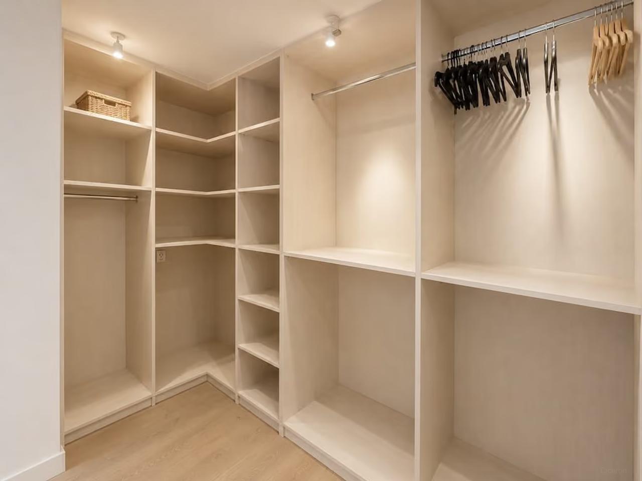 Gemeubileerd 3-kamerappartement met lift - Afbeelding 10