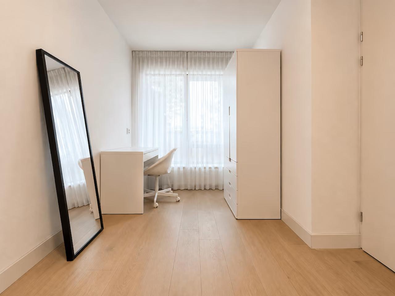 Gemeubileerd 3-kamerappartement met lift - Afbeelding 12