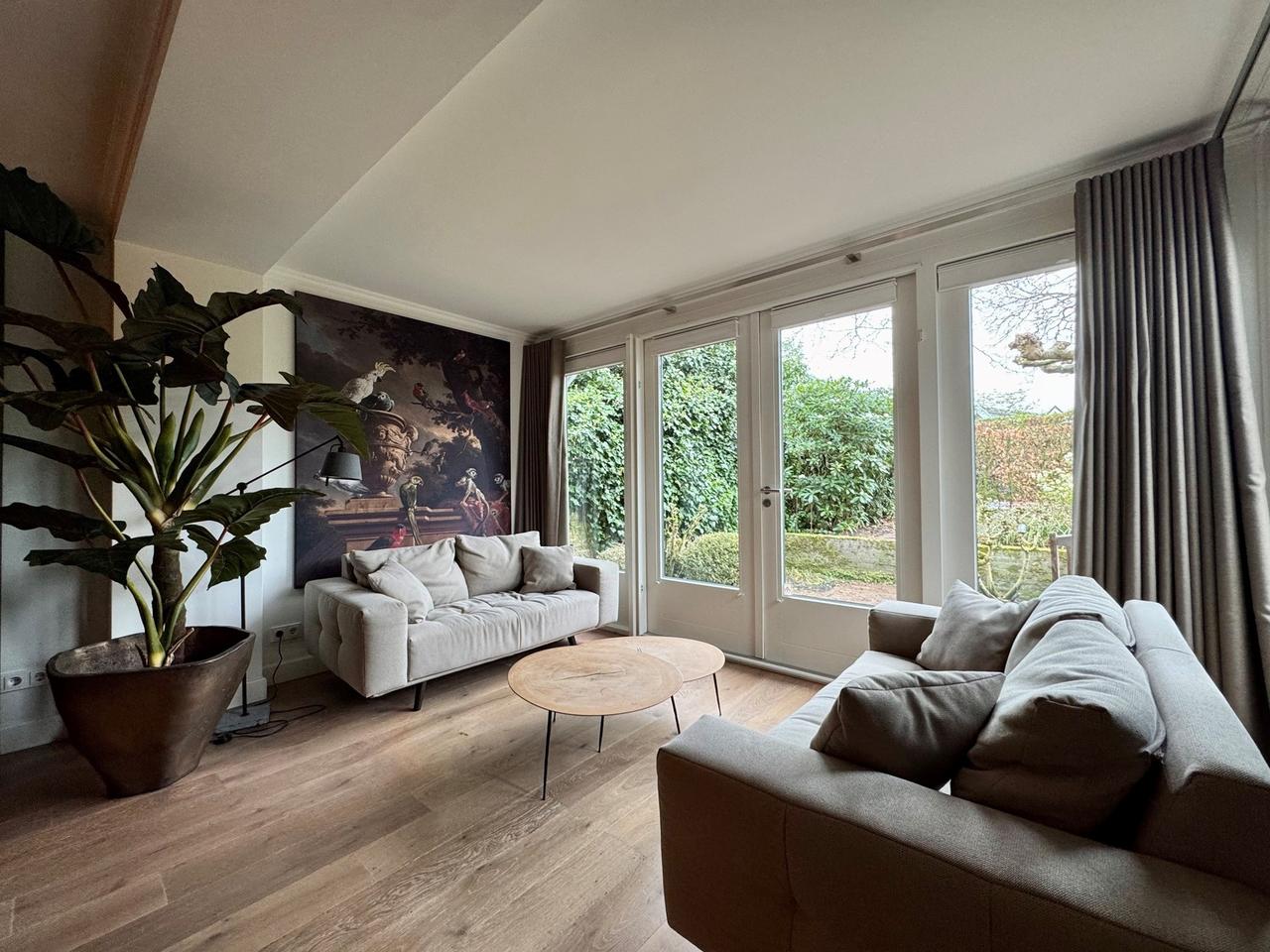 Detached Living with Garden and Garage - Image 8