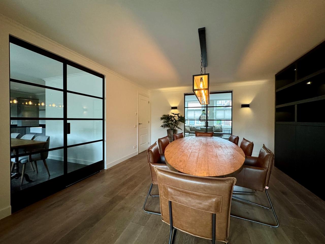 Detached Living with Garden and Garage - Image 9