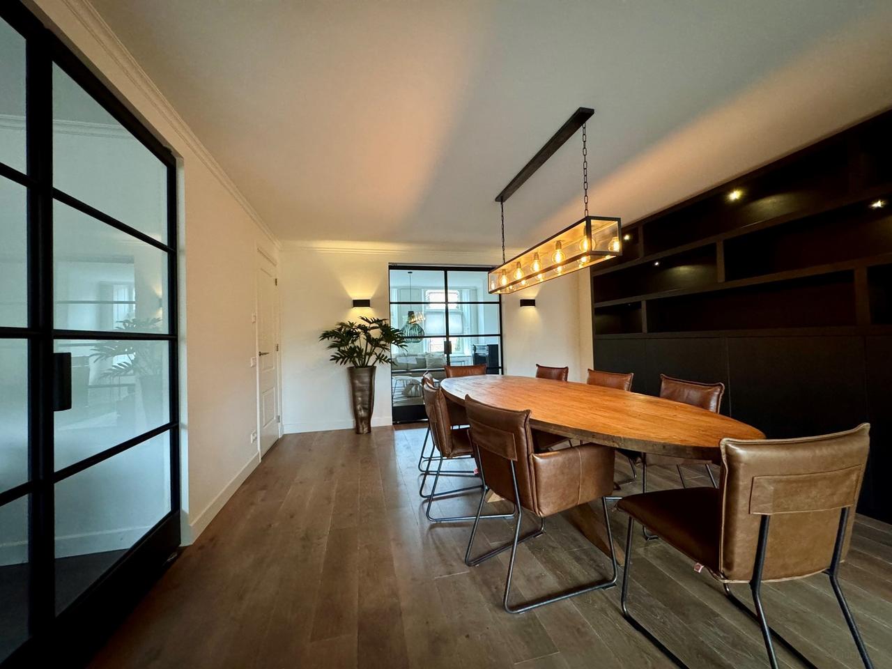 Detached Living with Garden and Garage - Image 11