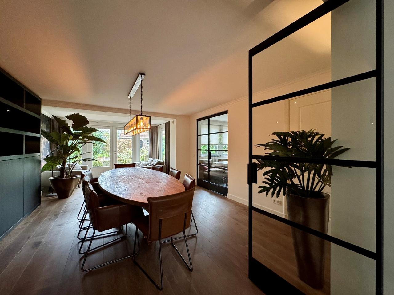 Detached Living with Garden and Garage - Image 12