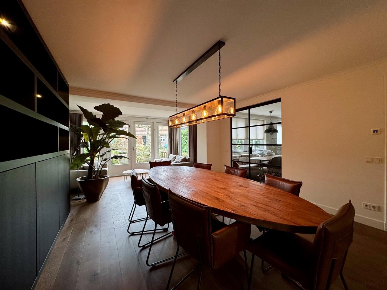 Detached Living with Garden and Garage - Image 13