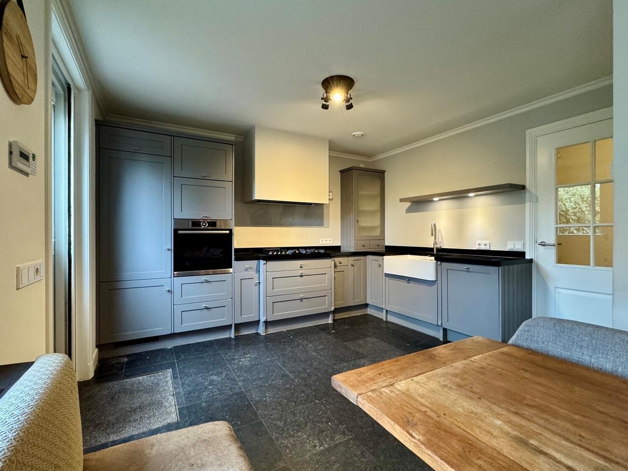Detached Living with Garden and Garage - Image 17
