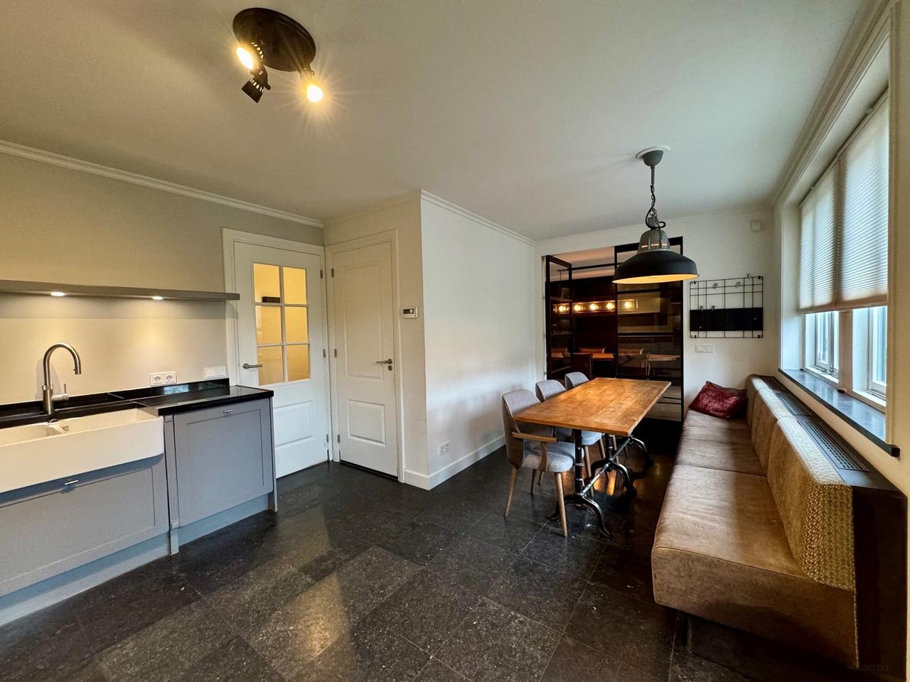 Detached Living with Garden and Garage - Image 18