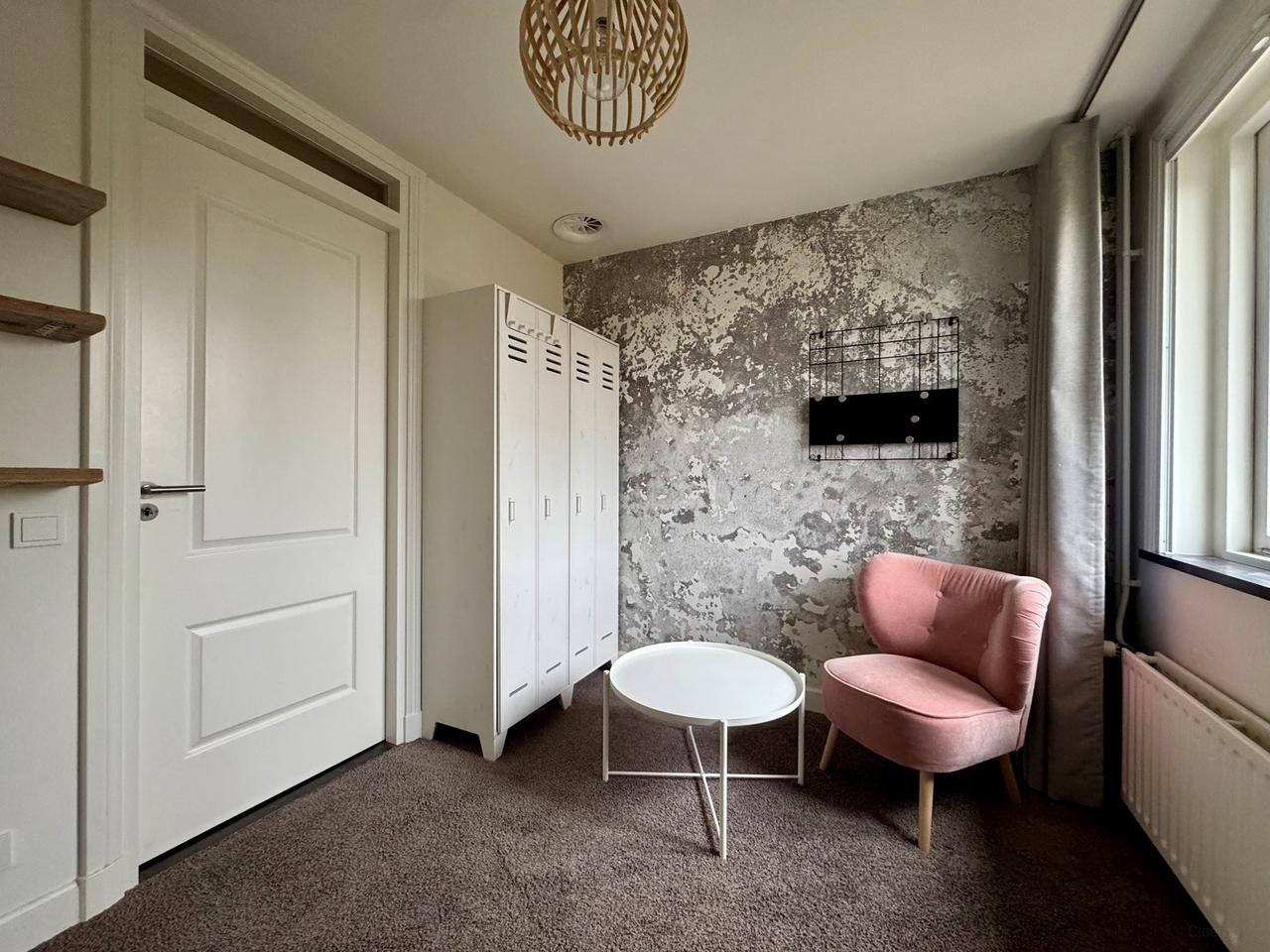Detached Living with Garden and Garage - Image 32