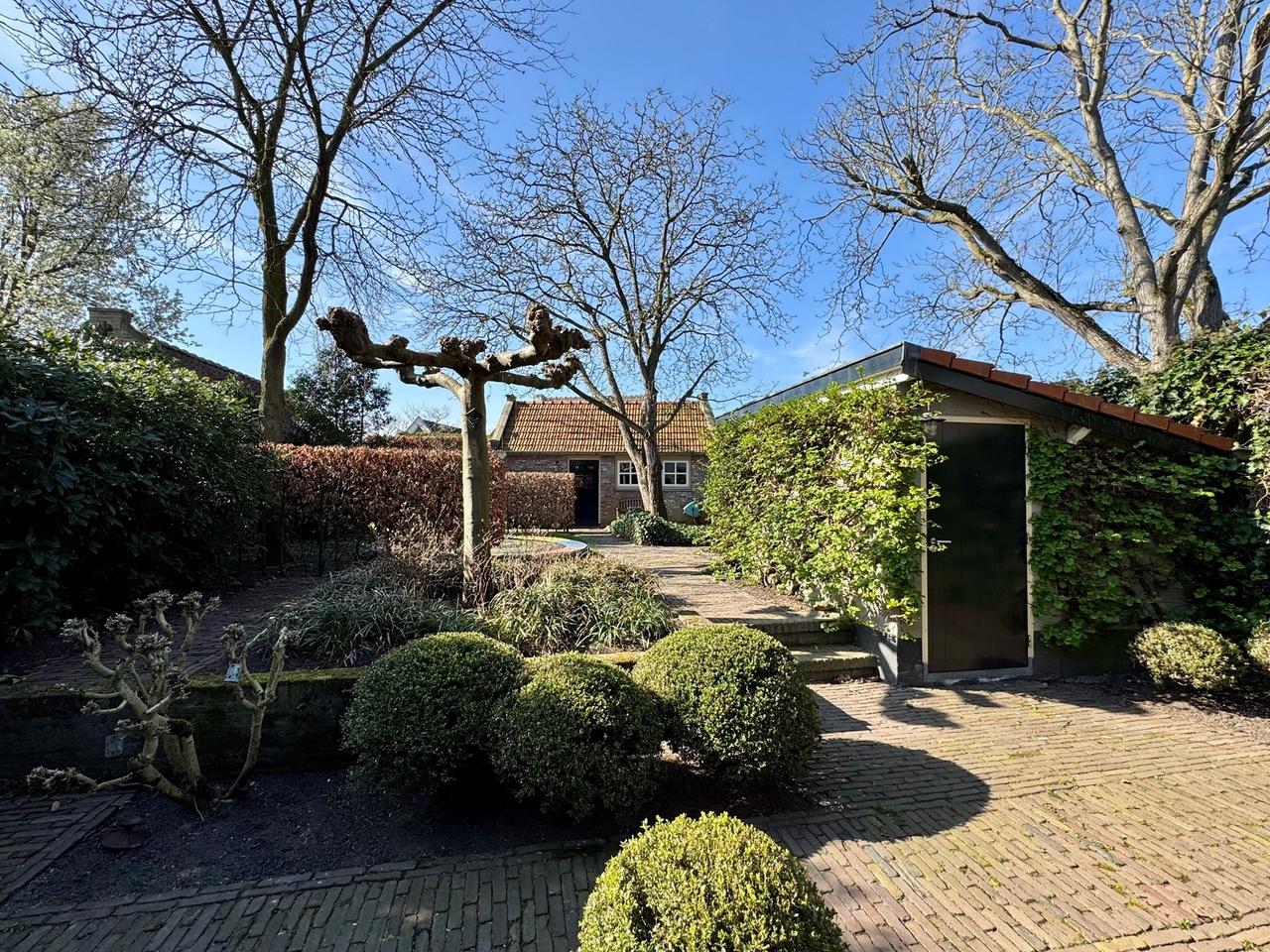 Detached Living with Garden and Garage - Image 36