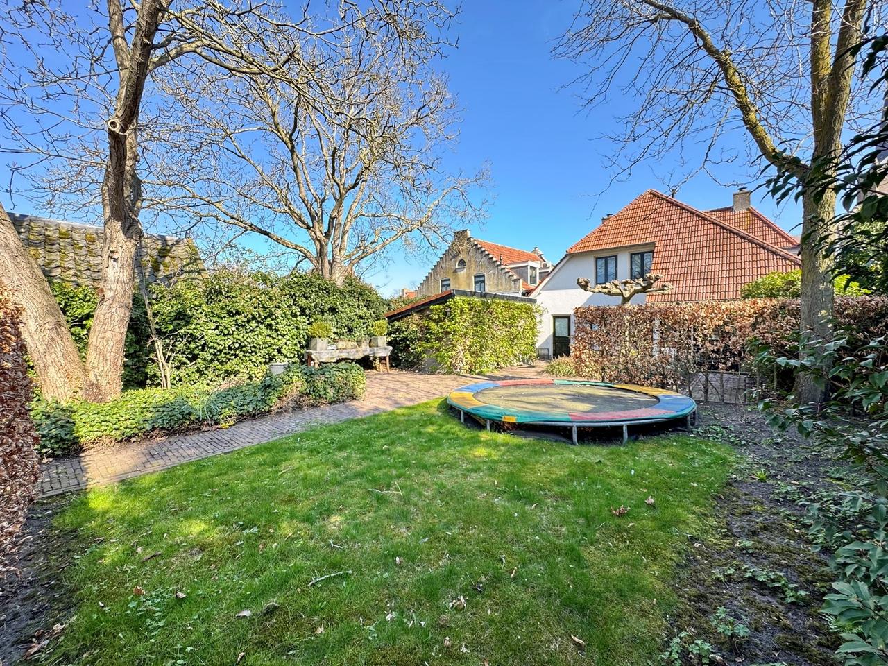 Detached Living with Garden and Garage - Image 37