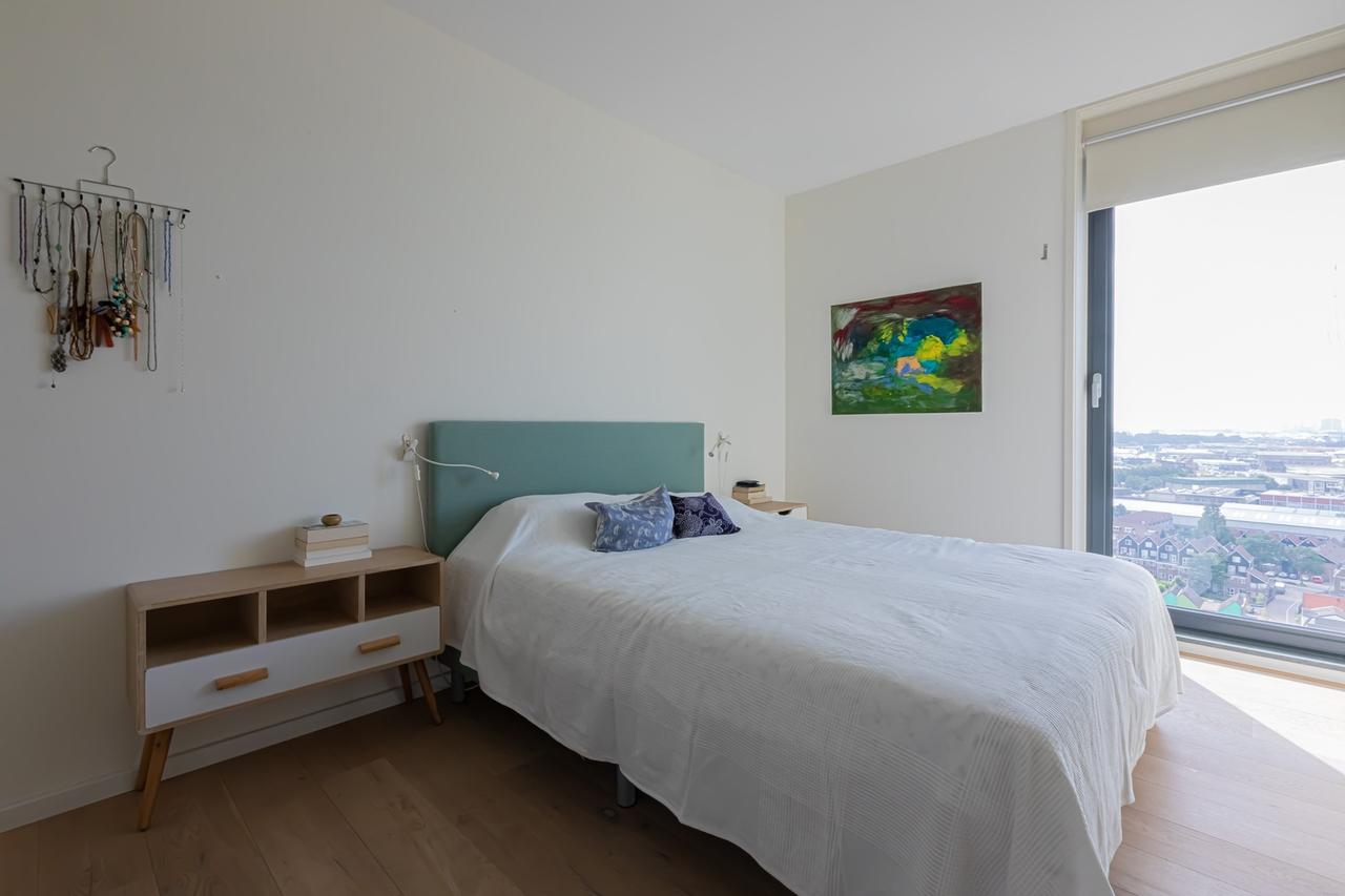 Gemeubileerd 3-kamerappartement op de 14e - Afbeelding 12
