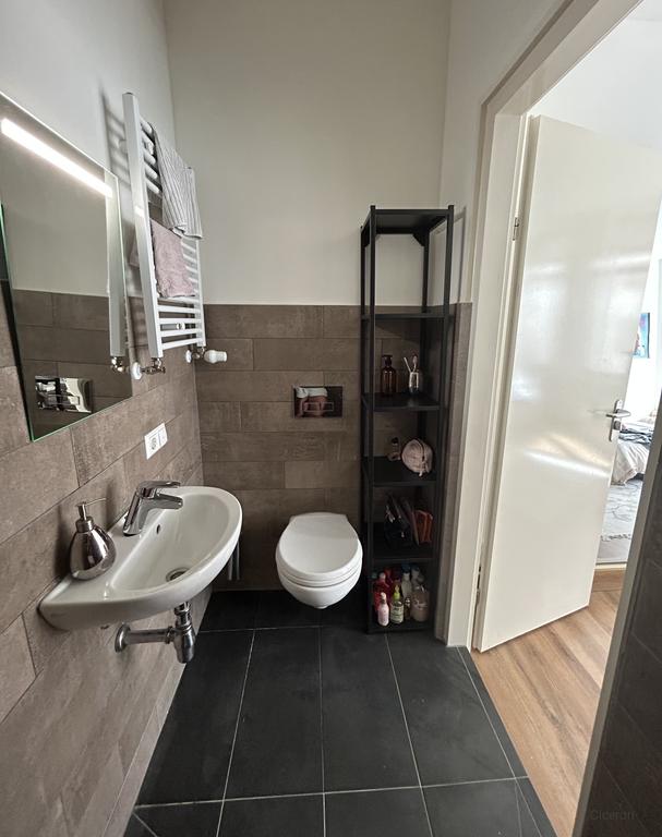 Studio in the Heart of Breda with Private Bathroom - Image 5