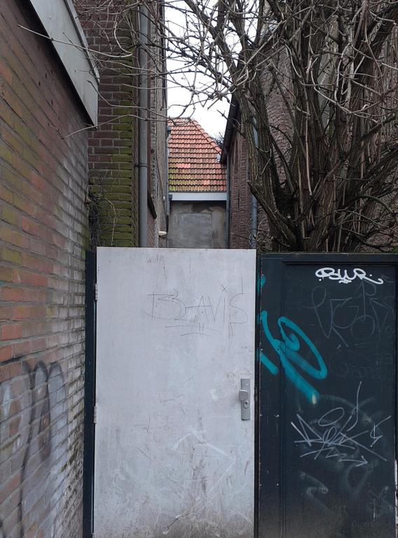 Studio in the Heart of Breda with Private Bathroom - Image 6