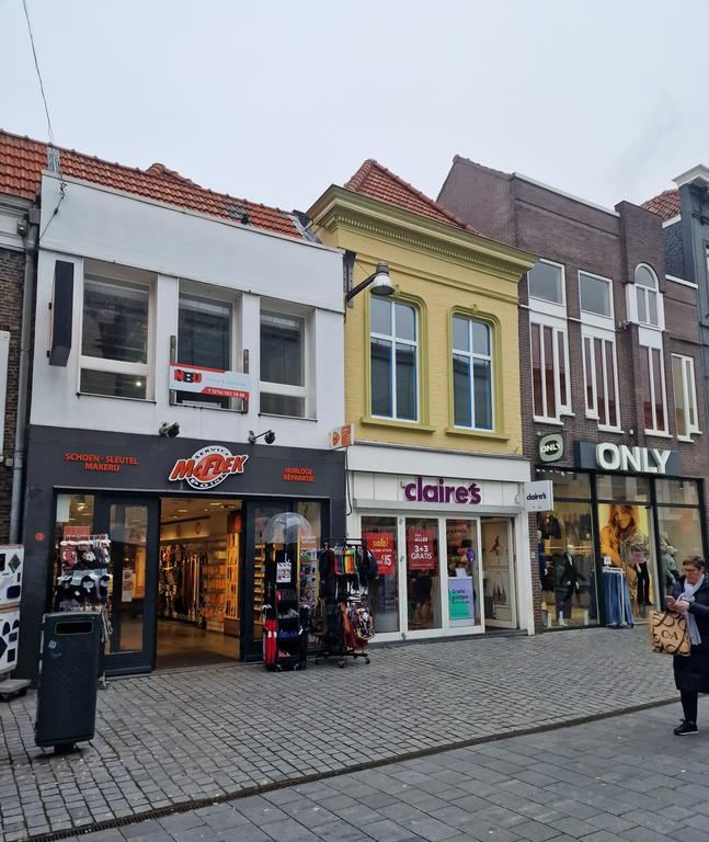Studio in the Heart of Breda with Private Bathroom - Image 7