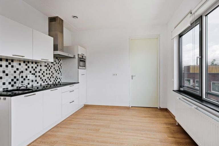Licht 3-kamerappartement met groot balkon - Afbeelding 10