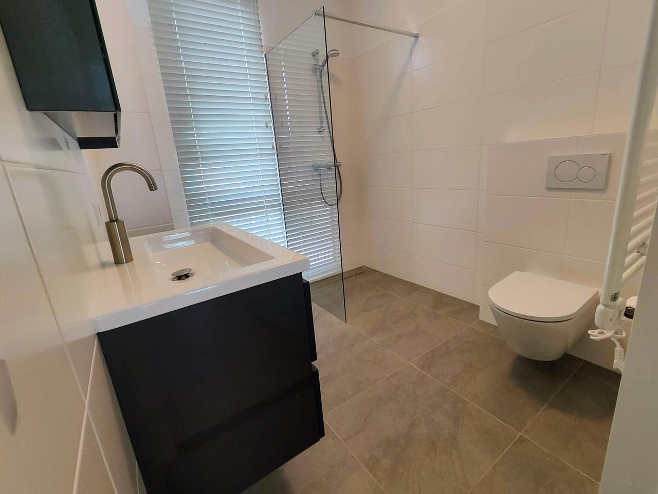 New 4-Bedroom Home in Geenhoven - Image 11