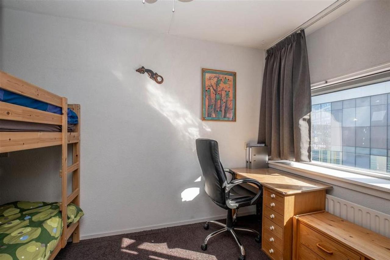 Top Floor Apartment with Balcony and Parking - Image 17