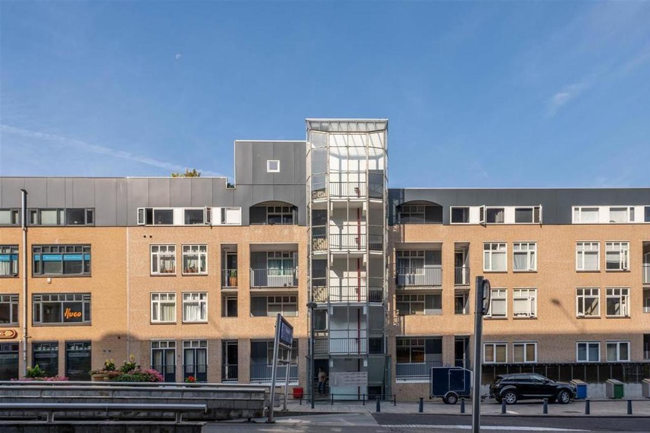 Top Floor Apartment with Balcony and Parking - Image 18