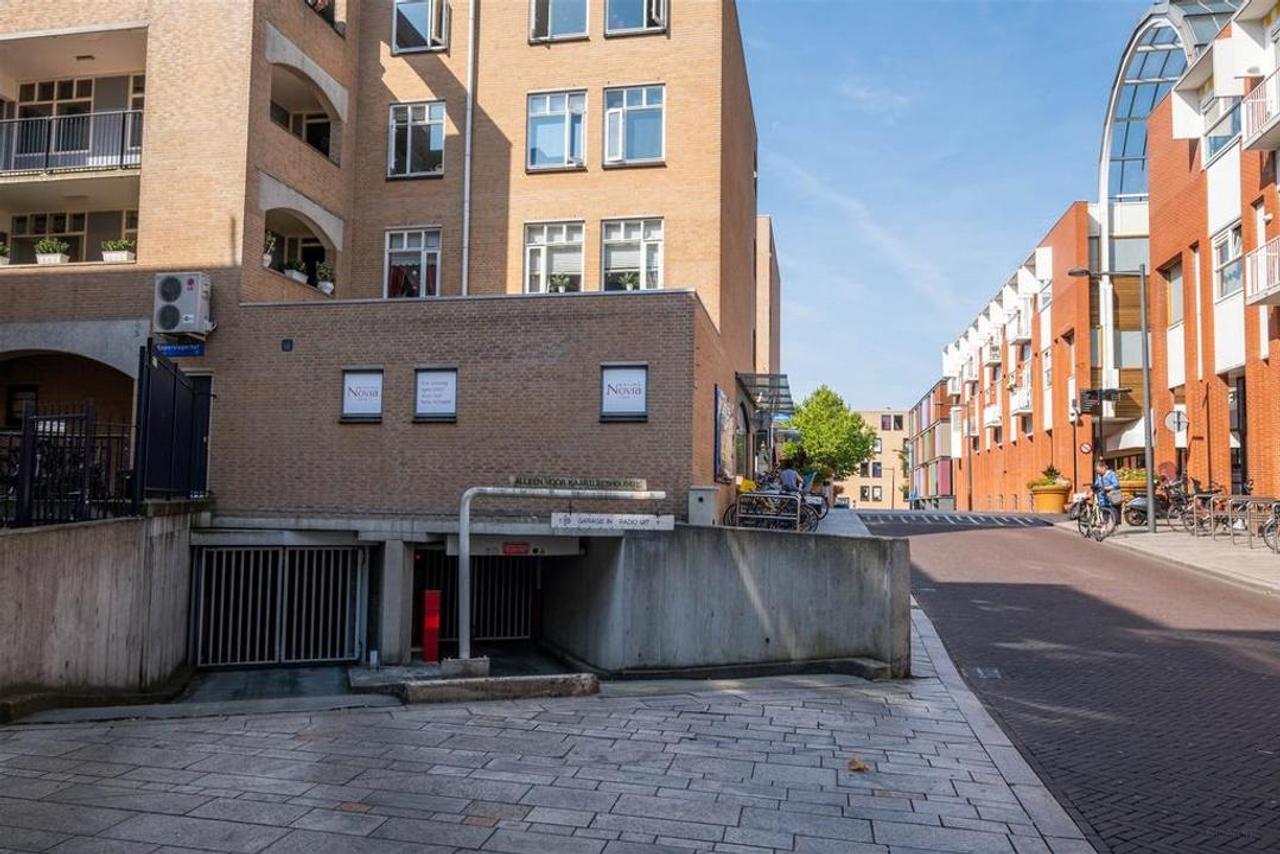 Top Floor Apartment with Balcony and Parking - Image 25