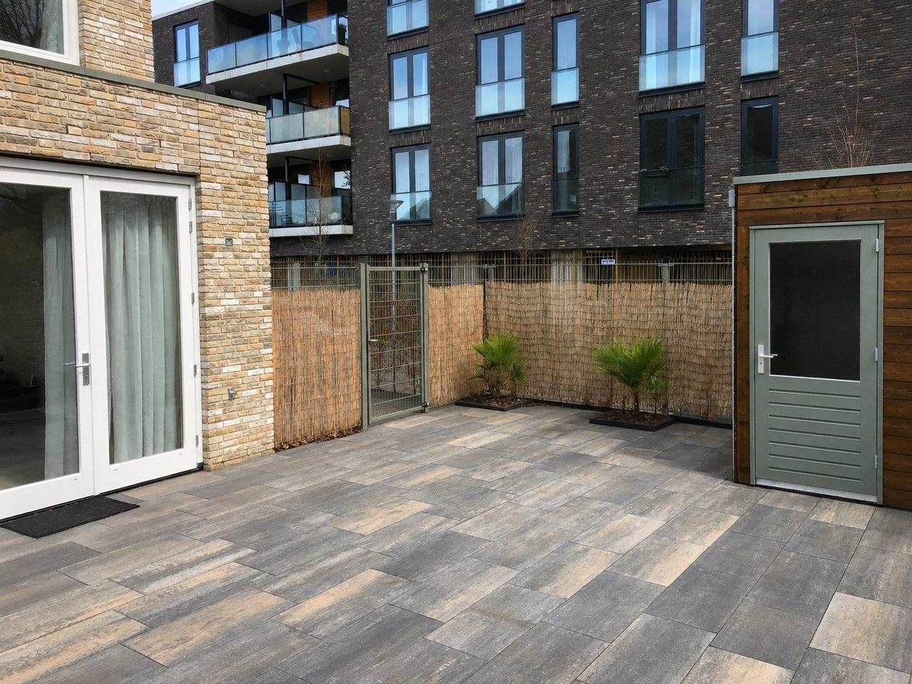 Corner House with 5 Bedrooms in Strijp R - Image 11