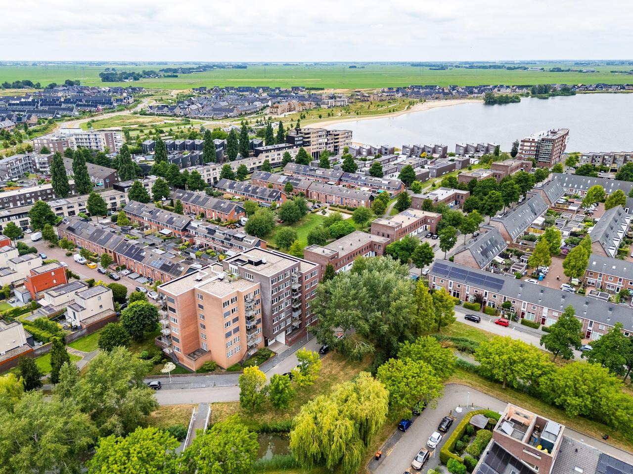 3-Bedroom Apartment in Stadshagen - Image 4