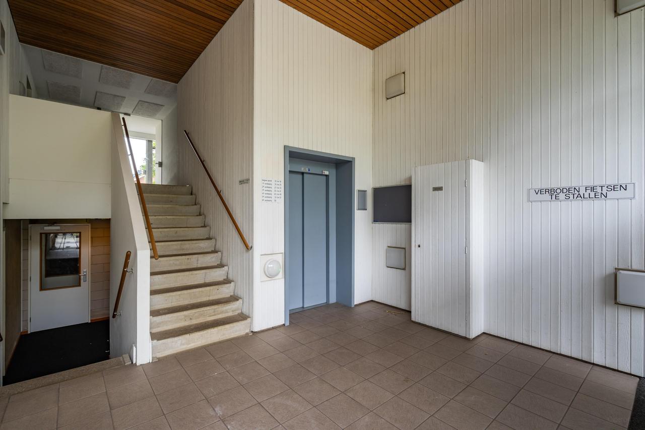 3-Bedroom Apartment in Stadshagen - Image 8