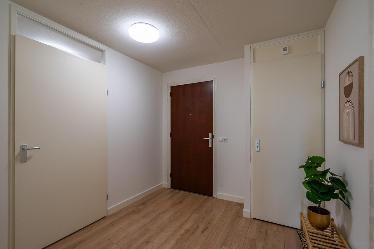 3-Bedroom Apartment in Stadshagen - Image 9