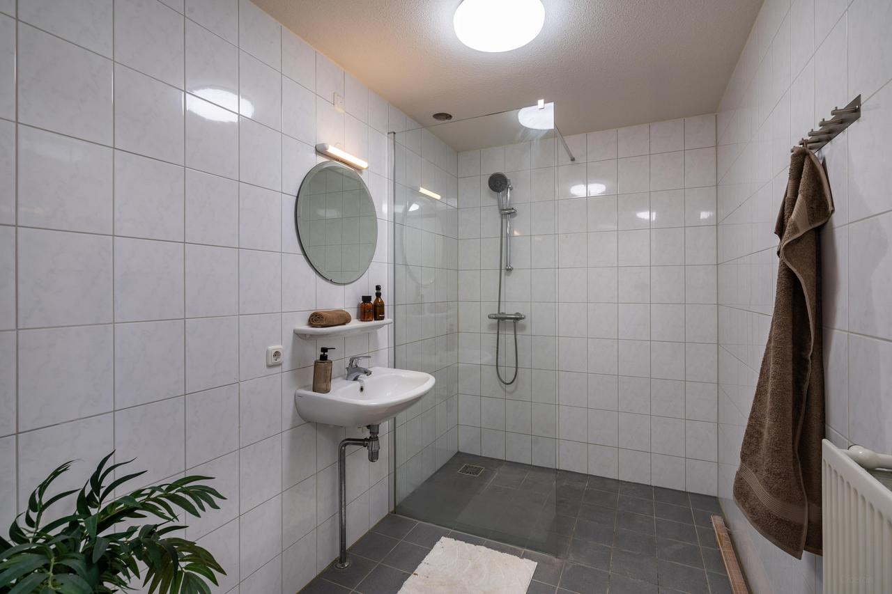 3-Bedroom Apartment in Stadshagen - Image 17