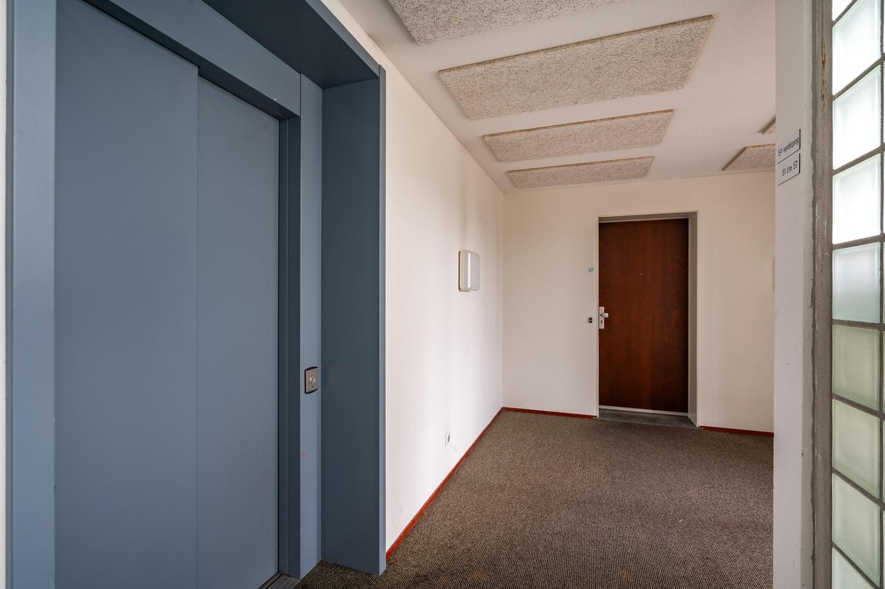 3-Bedroom Apartment in Stadshagen - Image 30