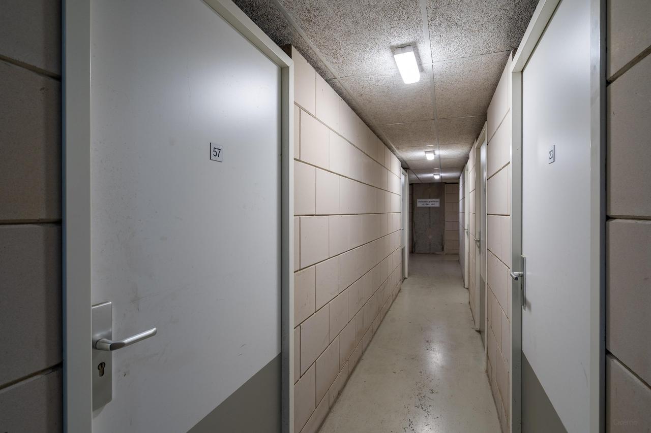 3-Bedroom Apartment in Stadshagen - Image 31