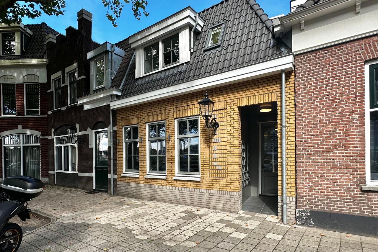 Licht 2-kamerappartement aan Slotplein - Afbeelding 1