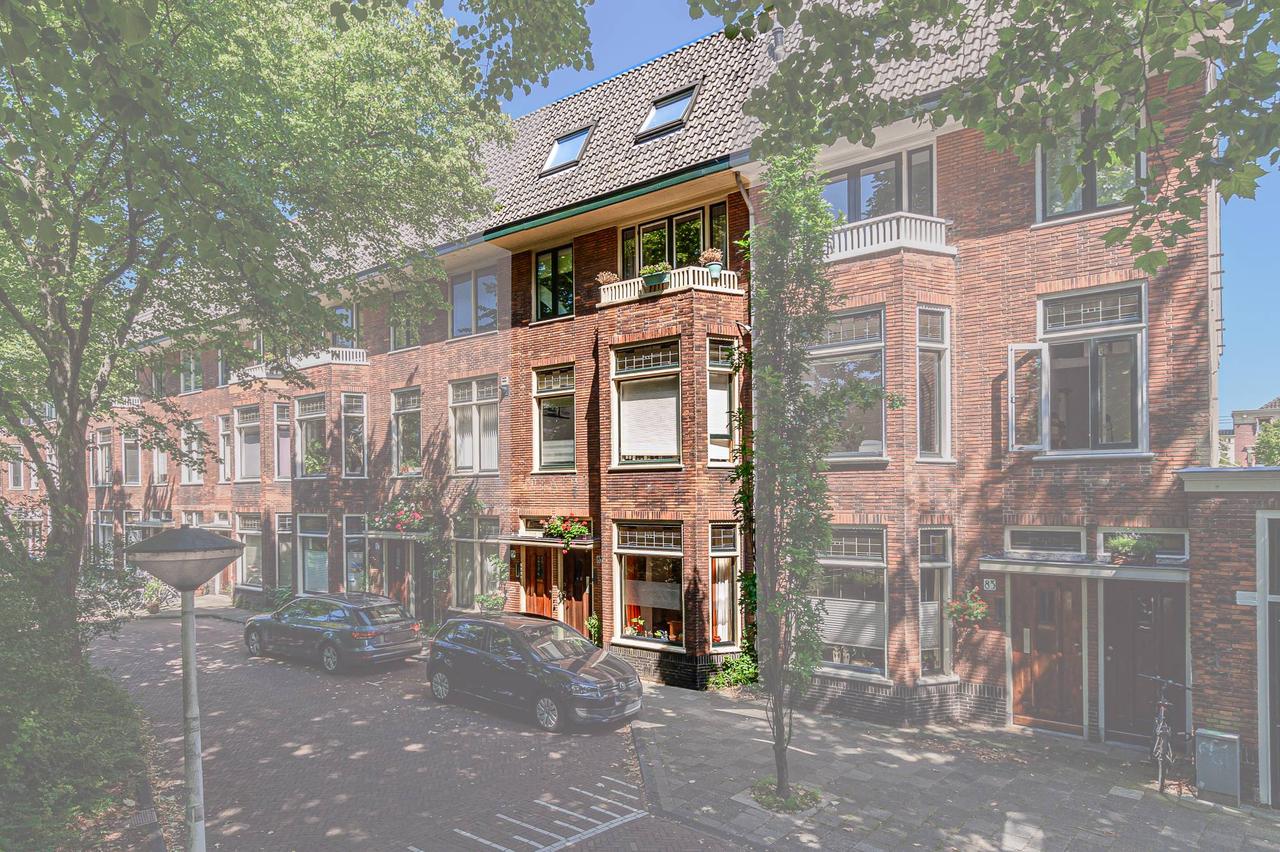 Compact 1-bedroom apartment near Leiden Central Station - Image 1