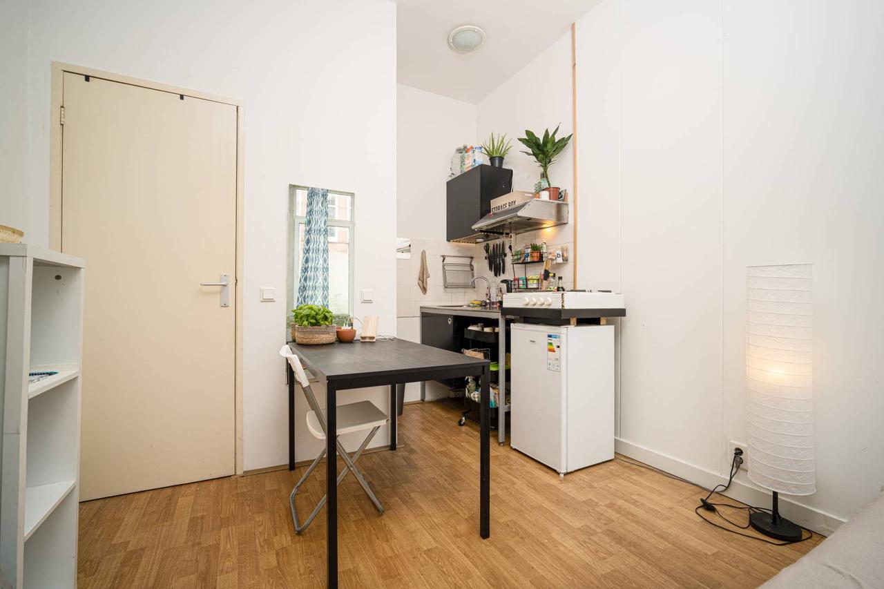 1-Bedroom Studio in De Kooi, Leiden - Image 4