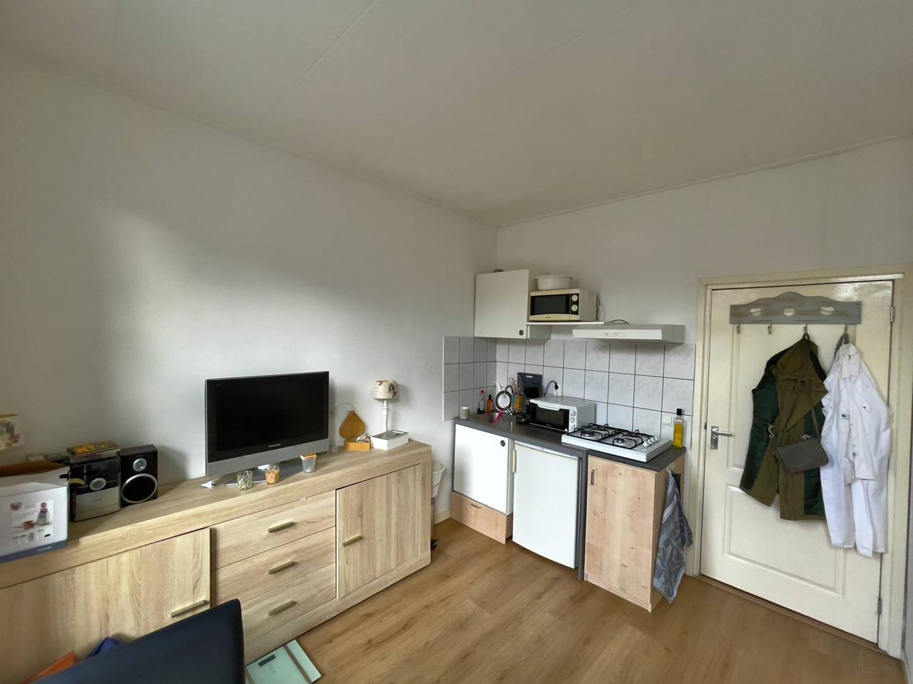 Lichte kamer met eigen keuken in Leiden - Afbeelding 3