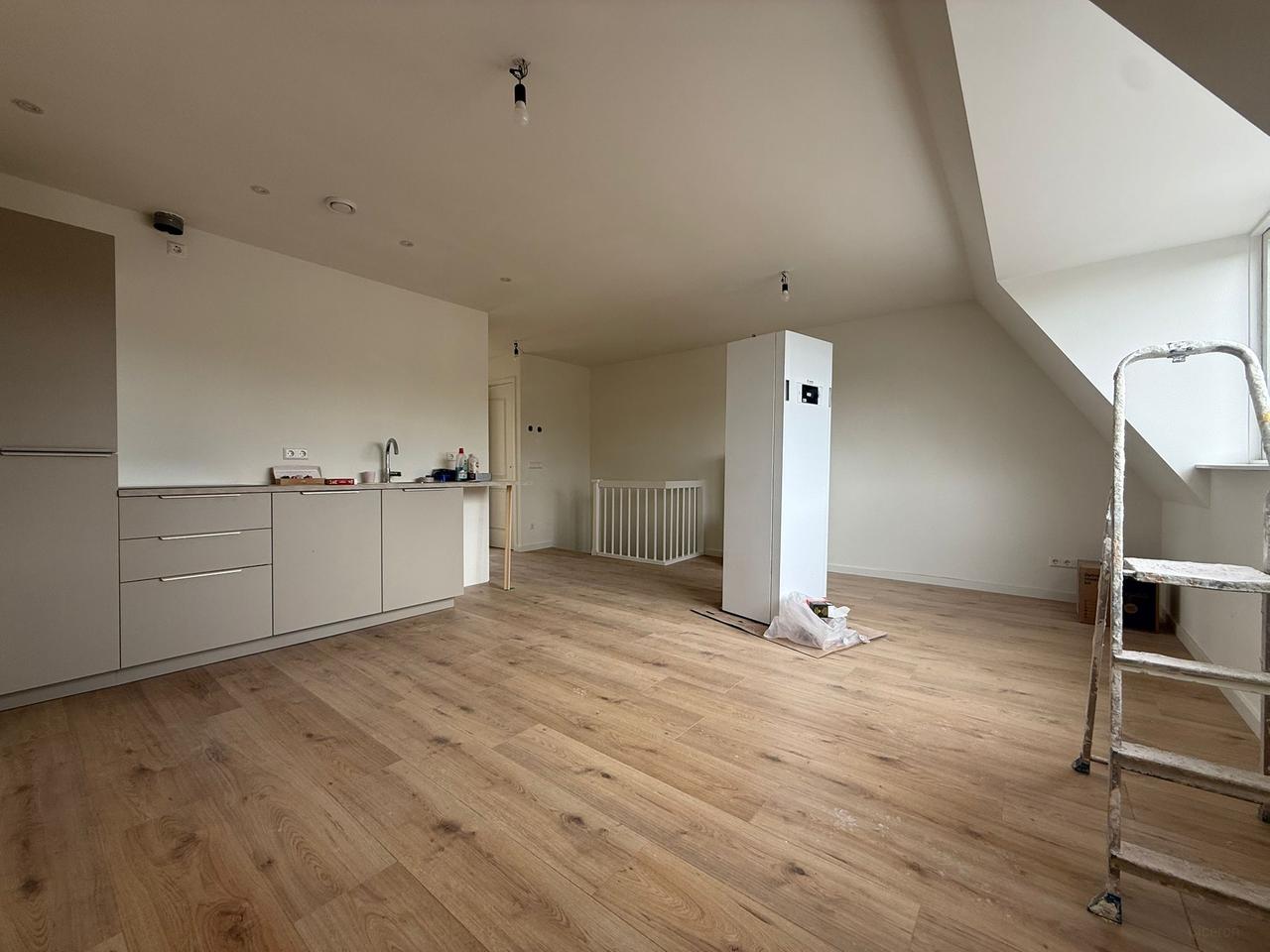 Gasloze bovenwoning met 2 slaapkamers - Afbeelding 2