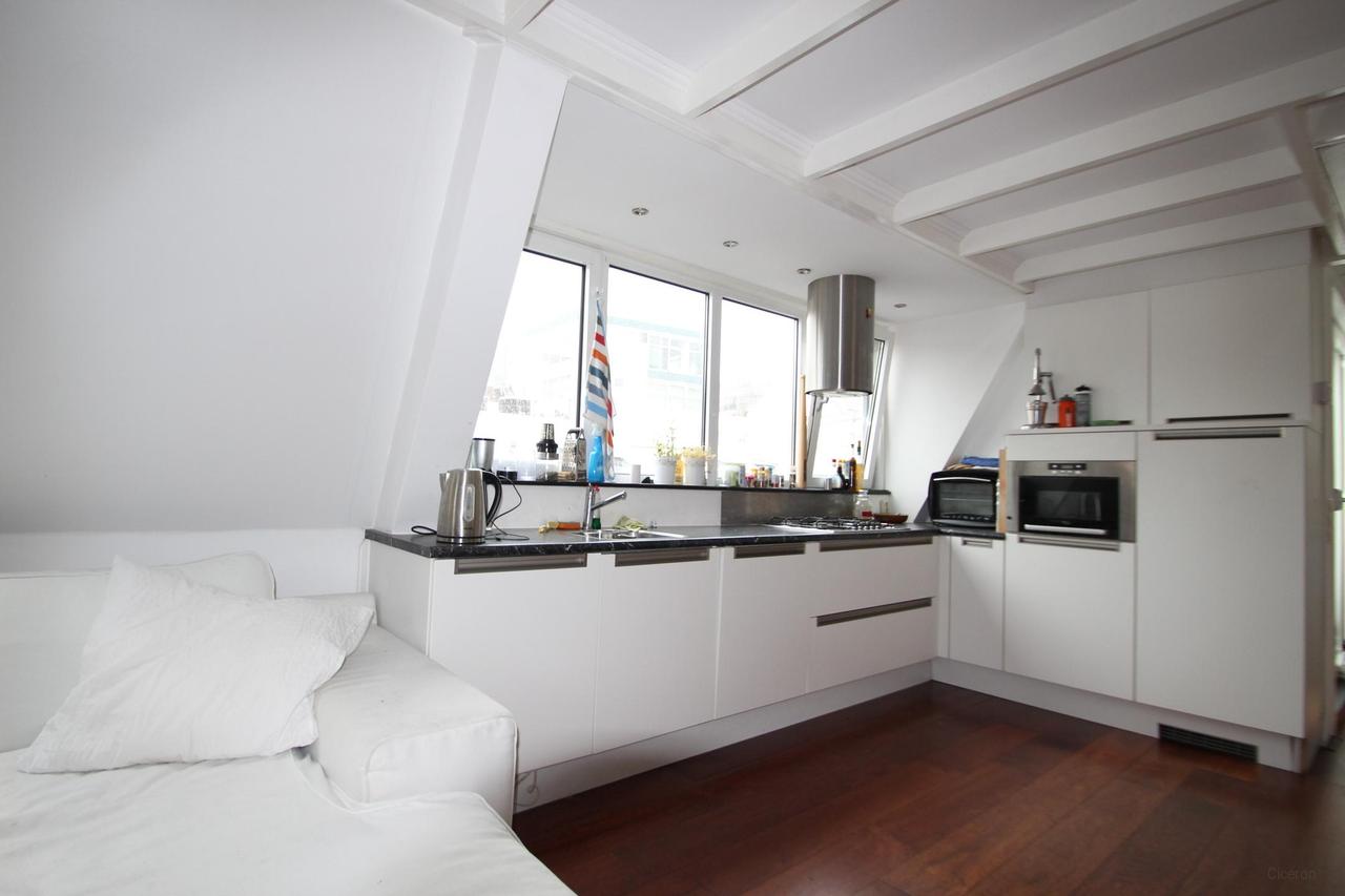4-room apartment with roof terrace in Utrecht - Image 2