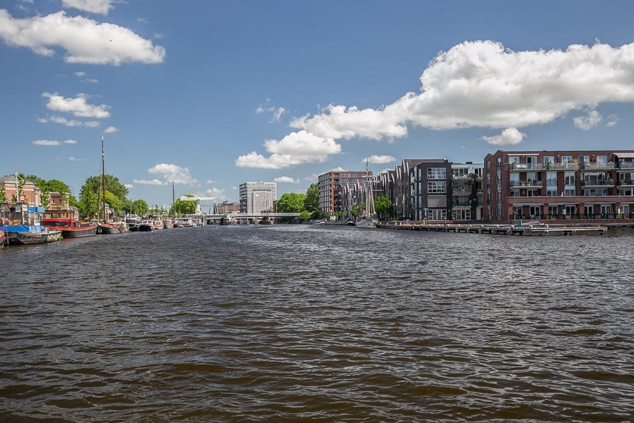 Spaarne View with Parking - Image 1