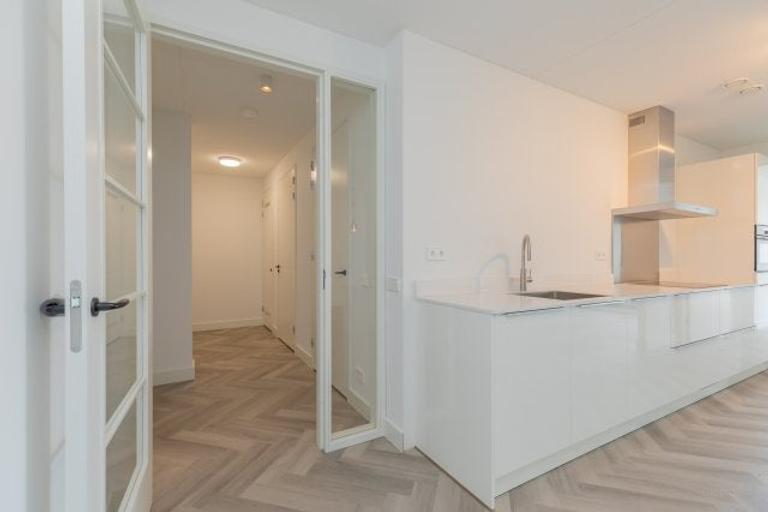 Spaarne View with Parking - Image 11