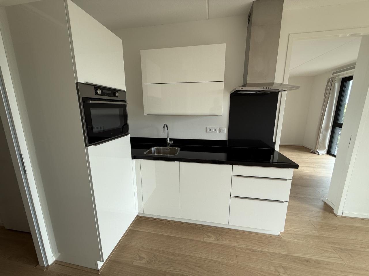2-kamerappartement met balkon in Sloterdijk - Afbeelding 2