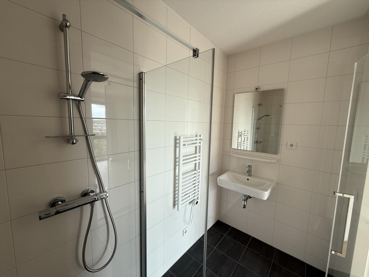 2-kamerappartement met balkon in Sloterdijk - Afbeelding 8