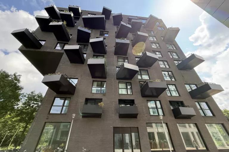 66 m² op de 10e met balkon in Sloterdijk - Afbeelding 2