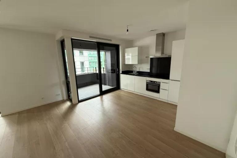 66 m² op de 10e met balkon in Sloterdijk - Afbeelding 3