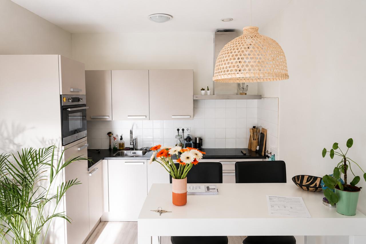 Gemeubileerd 2-kamerappartement met balkon - Afbeelding 3